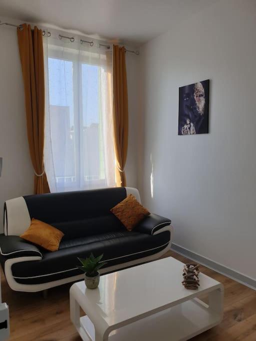 Le Teil Appartement Duplexe De 1 A 4 Chambres Privees Dans Maison מראה חיצוני תמונה