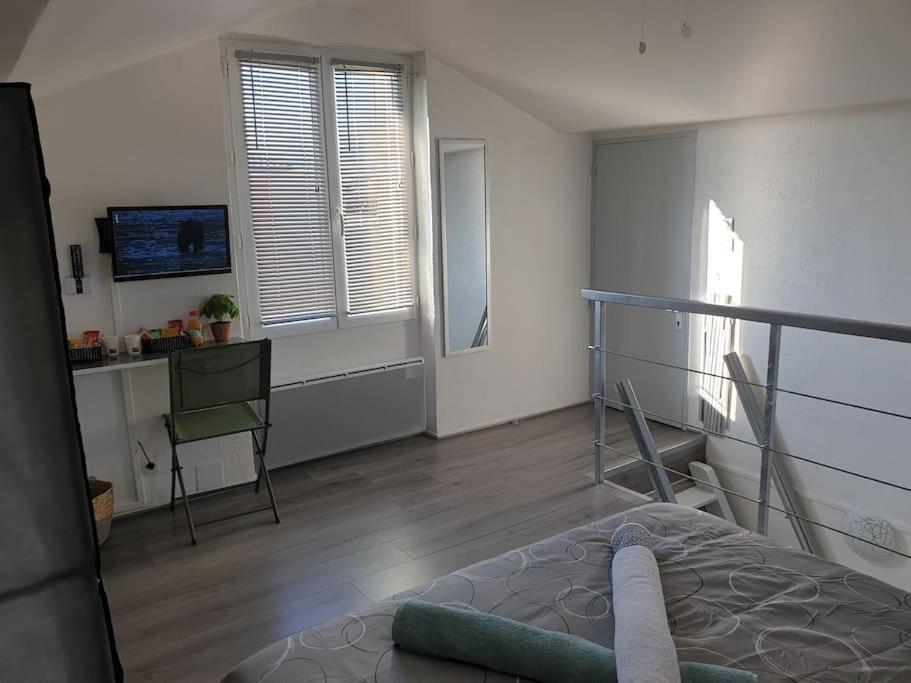 Le Teil Appartement Duplexe De 1 A 4 Chambres Privees Dans Maison מראה חיצוני תמונה