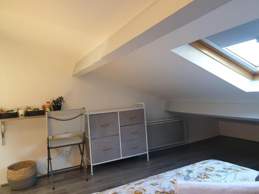 Le Teil Appartement Duplexe De 1 A 4 Chambres Privees Dans Maison מראה חיצוני תמונה